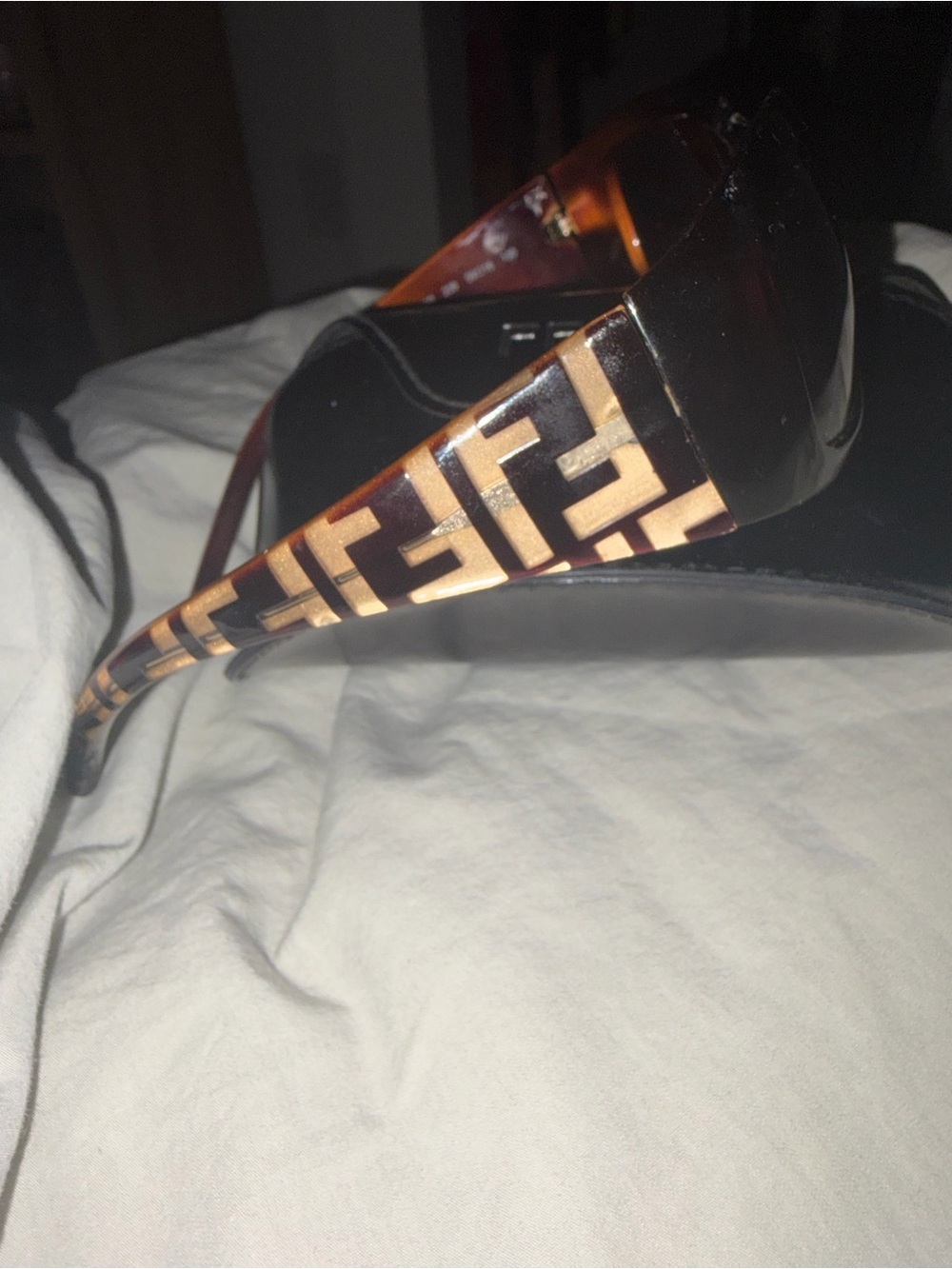 Fendi Brown Tortoise FF Logo Sunglasses with Black Case - Picture 2 of 3